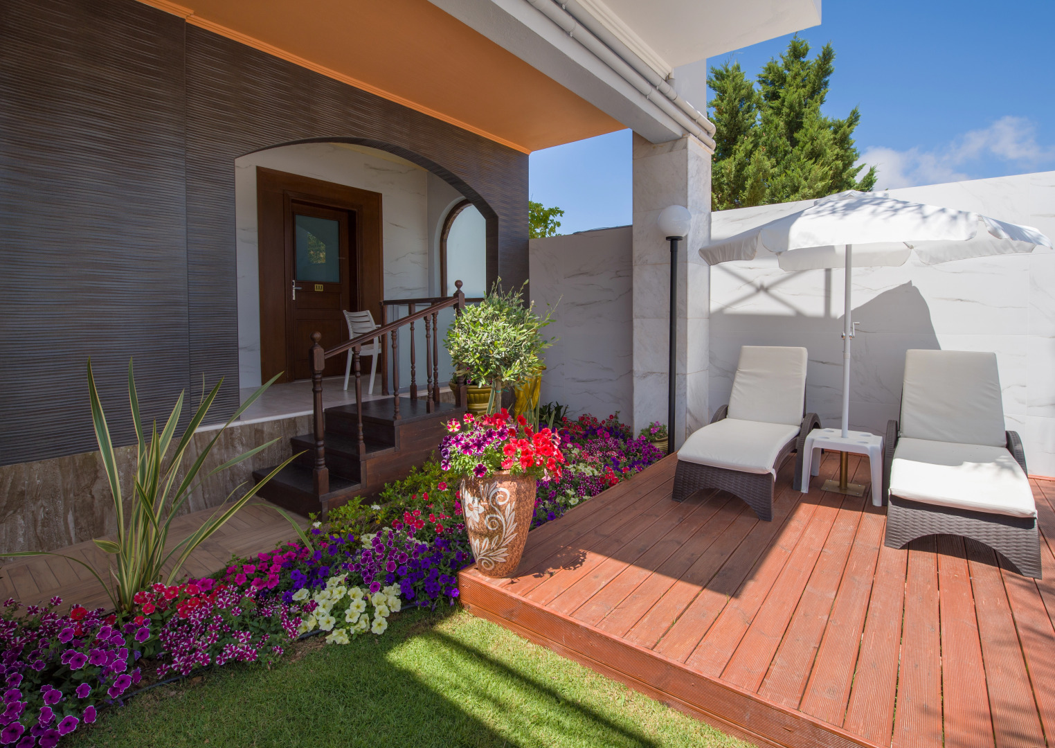 Отель Paradice Luxury Suites