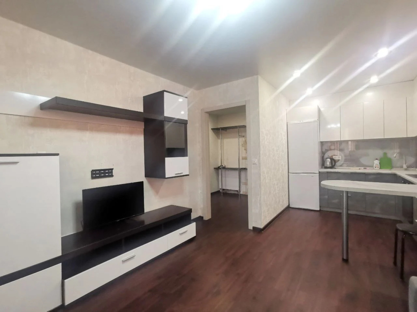 Апартаменты Двухкомнатная квартира у Космопорта