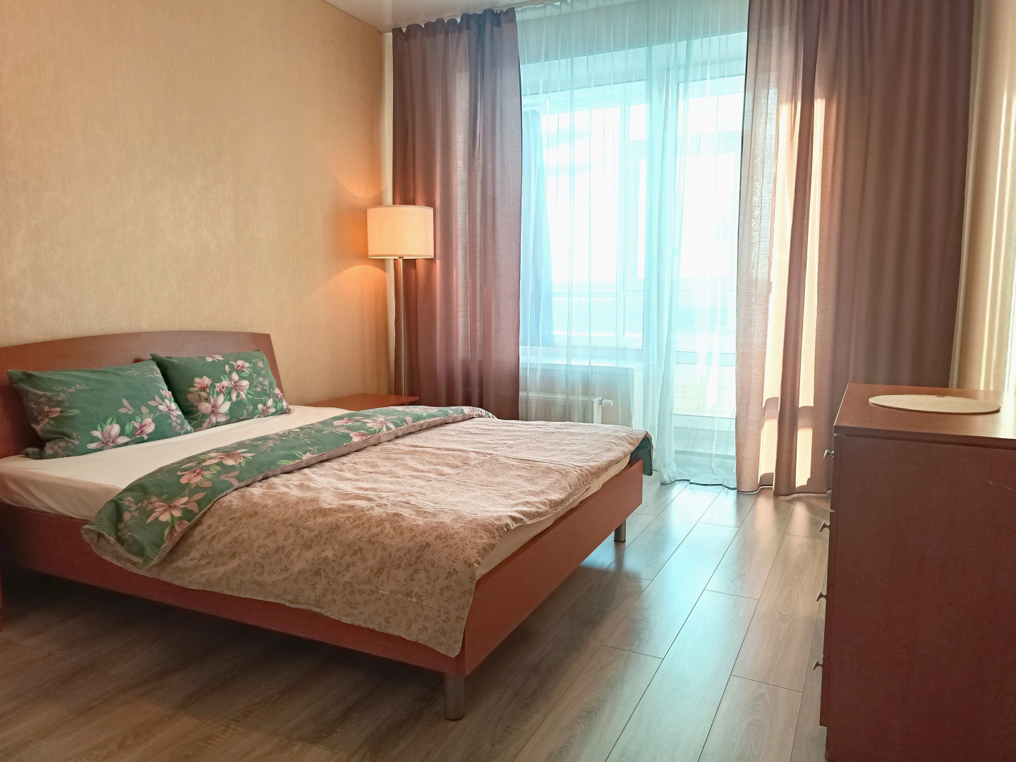 Апартаменты 100 Ночей на Комсомольском 122В