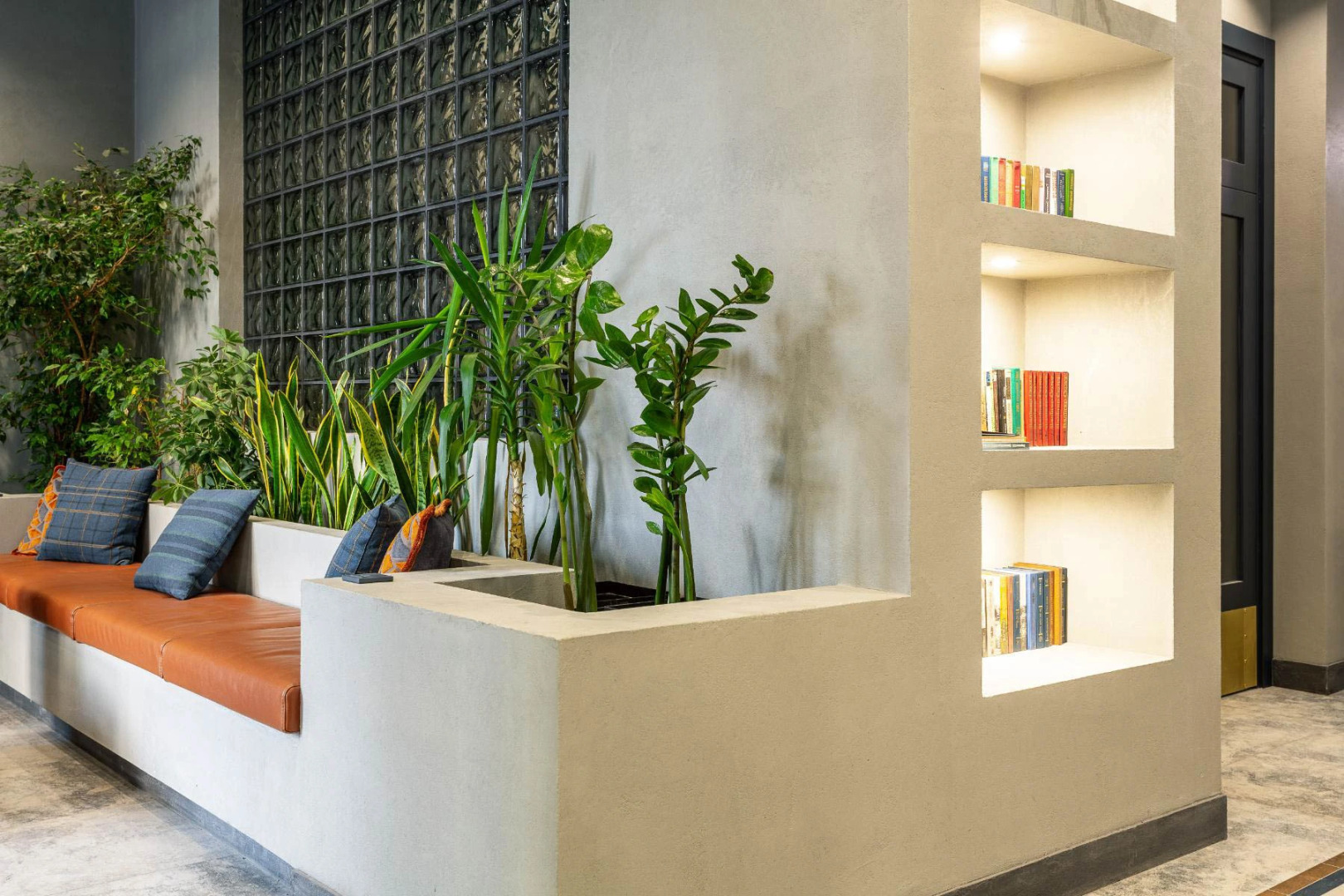 Апартаменты на берегу реки Анагара