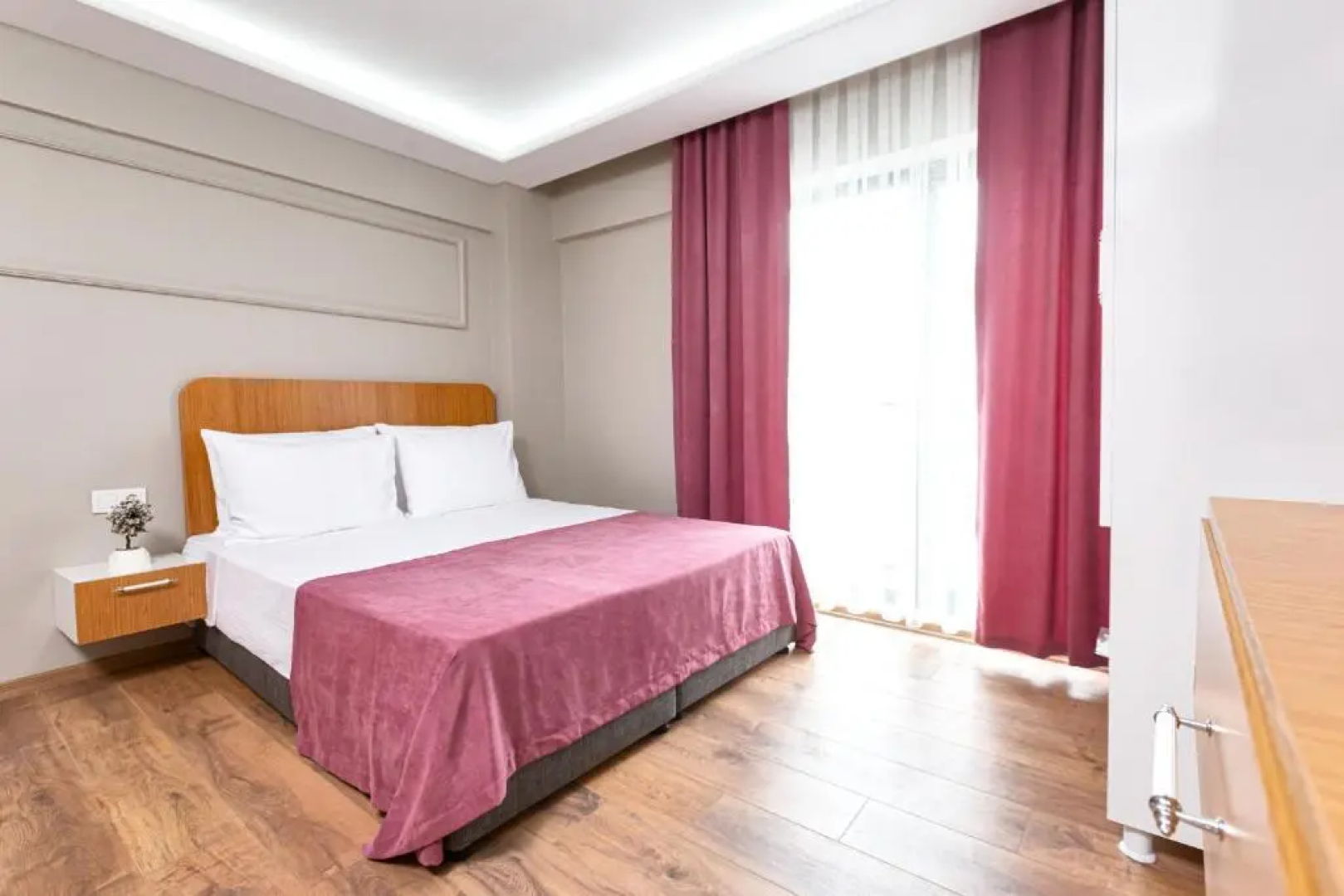 Ria Suites Hotel