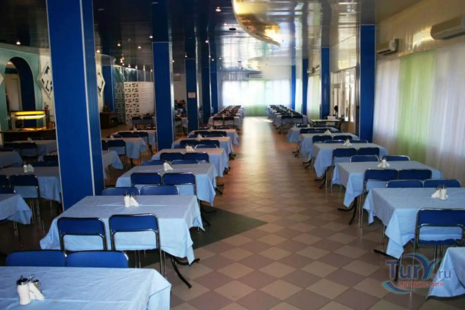 Отель Равена