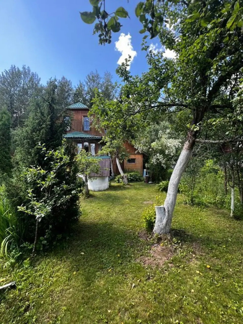 Частный дом четырехкомнатная дача, 95 м²