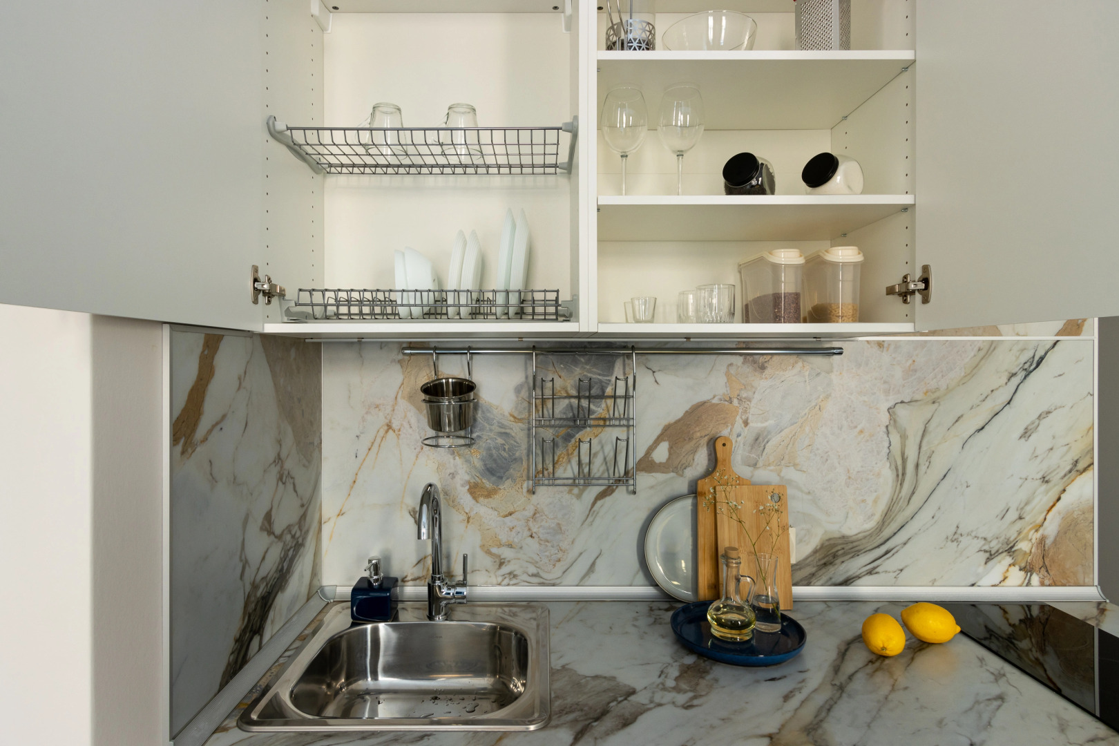 Апартаменты Beige apartment in a historic building in the city center