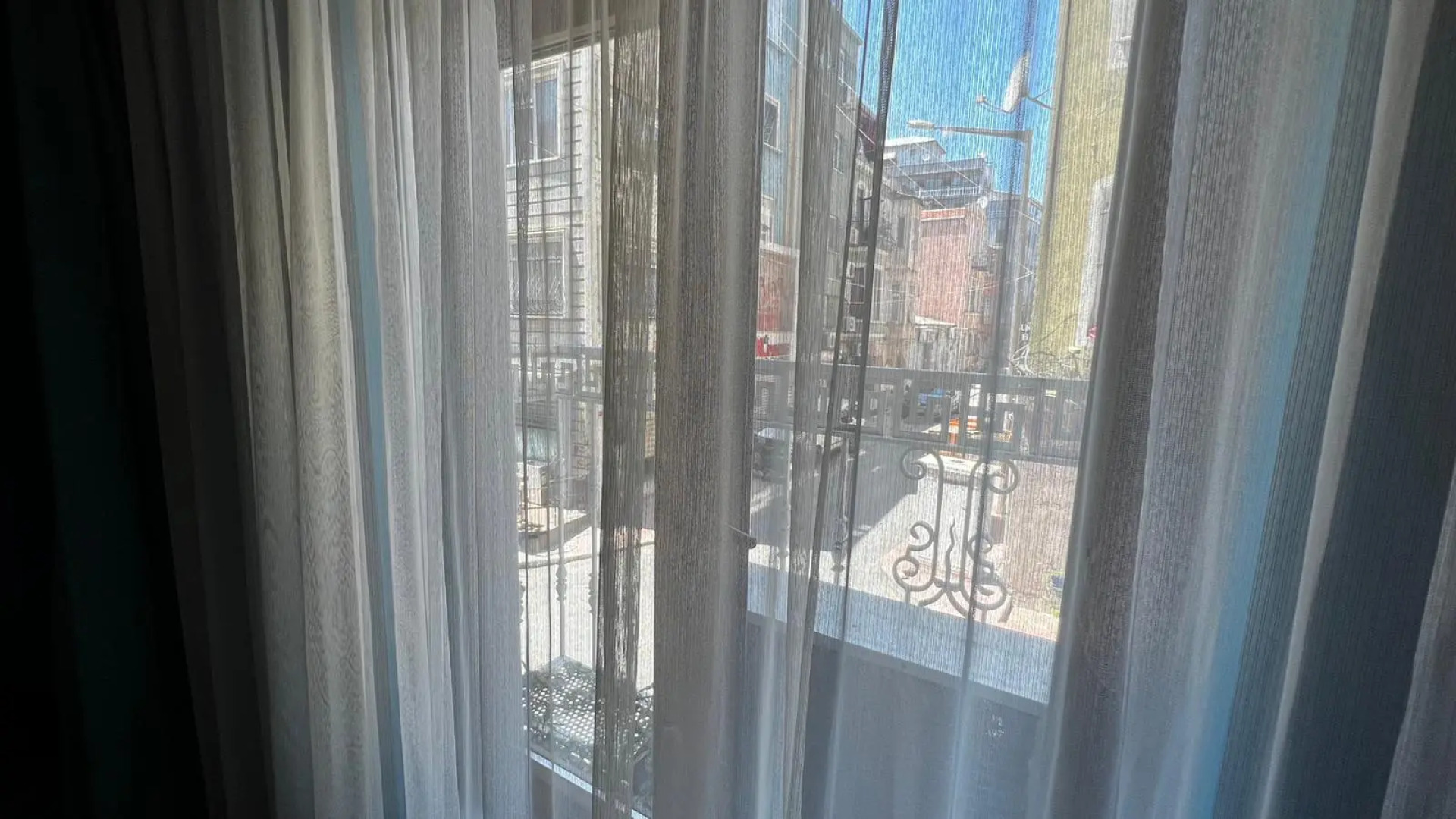 Отель Moon Blue