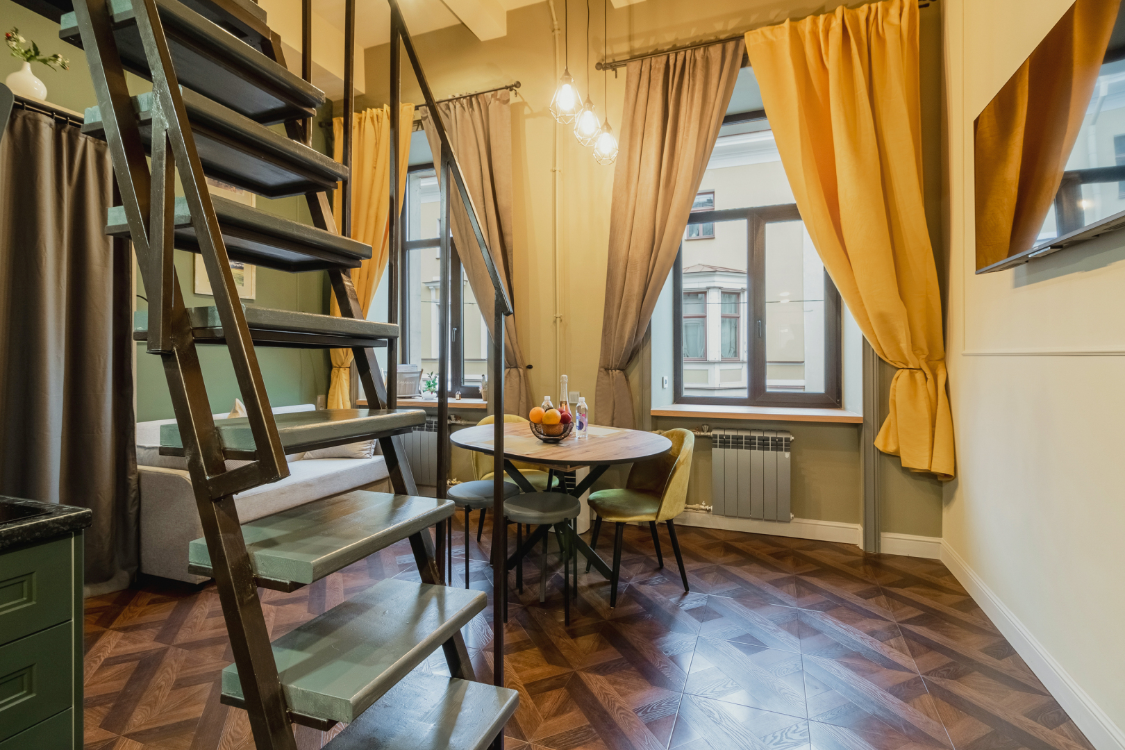 Апартаменты в Сердце Петербурга с колонкой Алиса