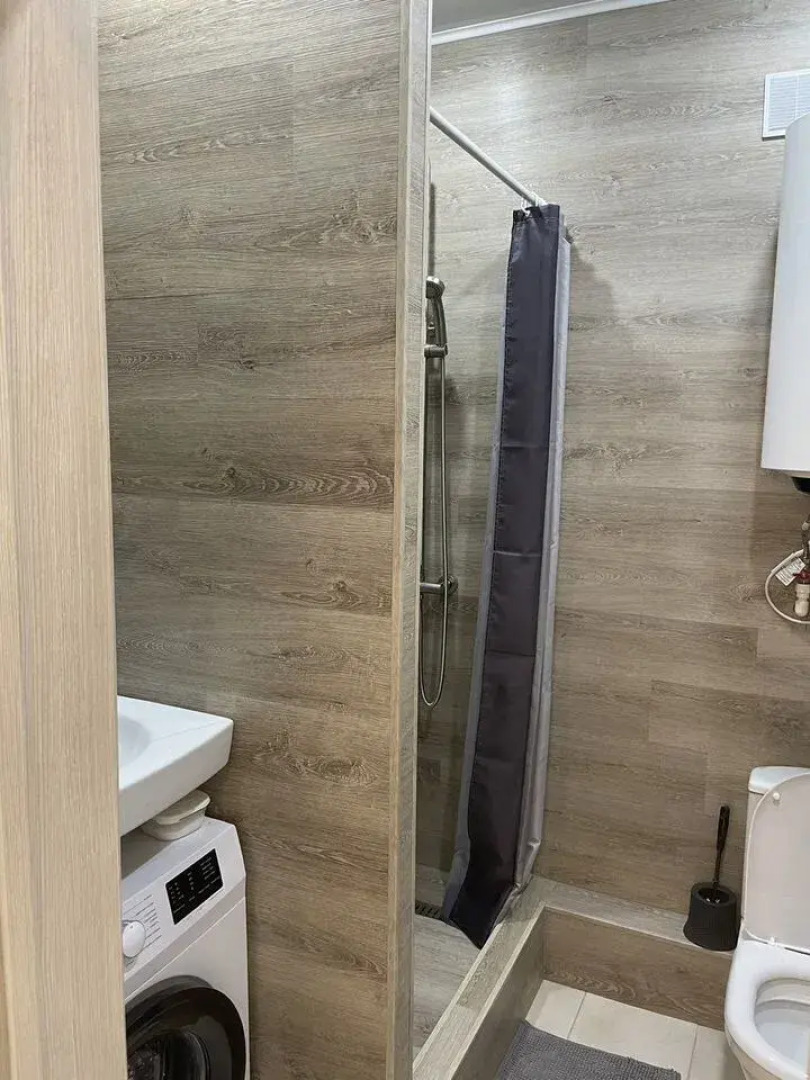 Квартира c нoвым coвременным peмoнтoм и новой техникoй