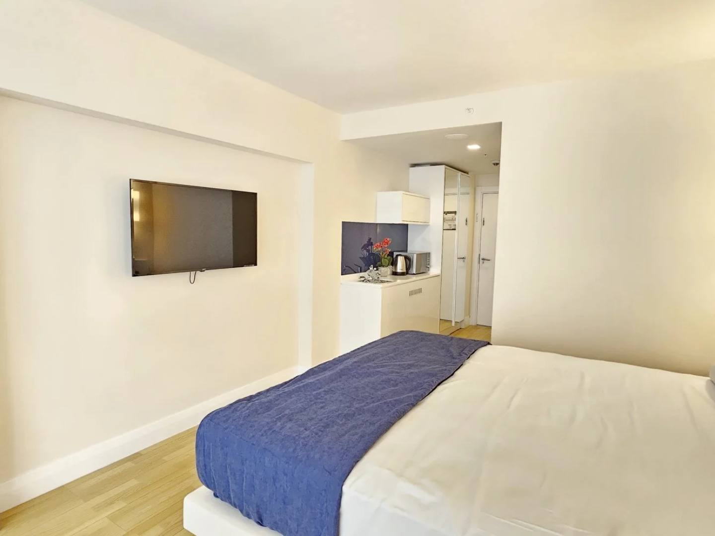 Apartments BA04 Homerent @ Orbi City D1