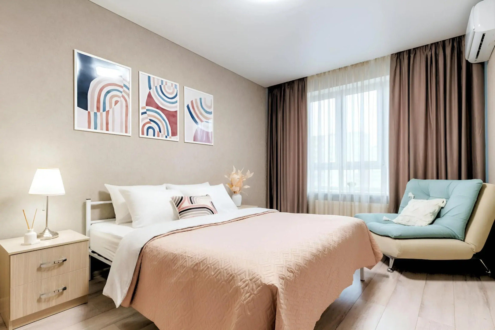 Квартира двухкомнатная у Парка Галицкого Апарт-Отелика на Героев Разведчиков