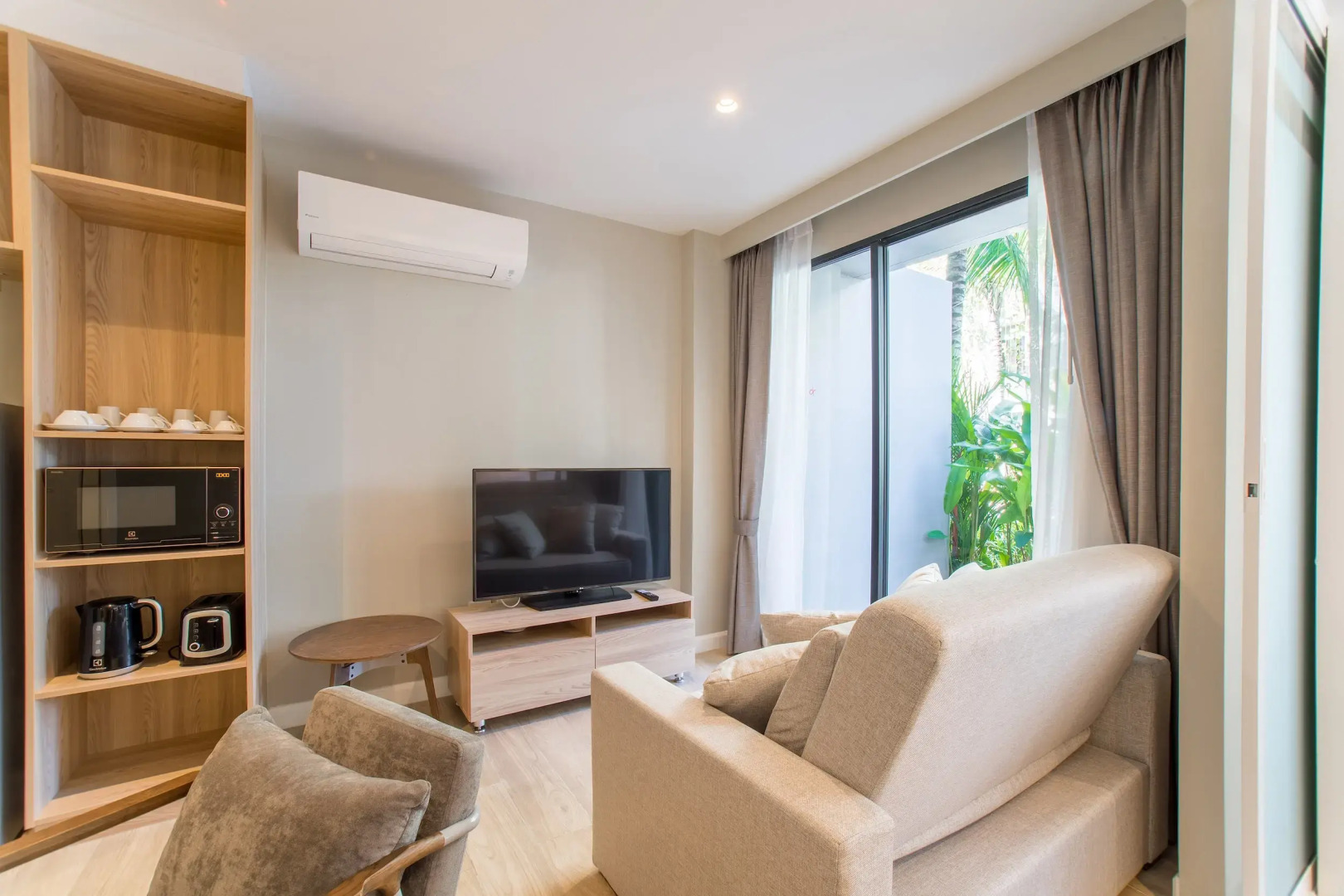 Апартаменты 1-комнатные c выходом к бассейну 10 минут до пляжа Банг Тао DMD-5104