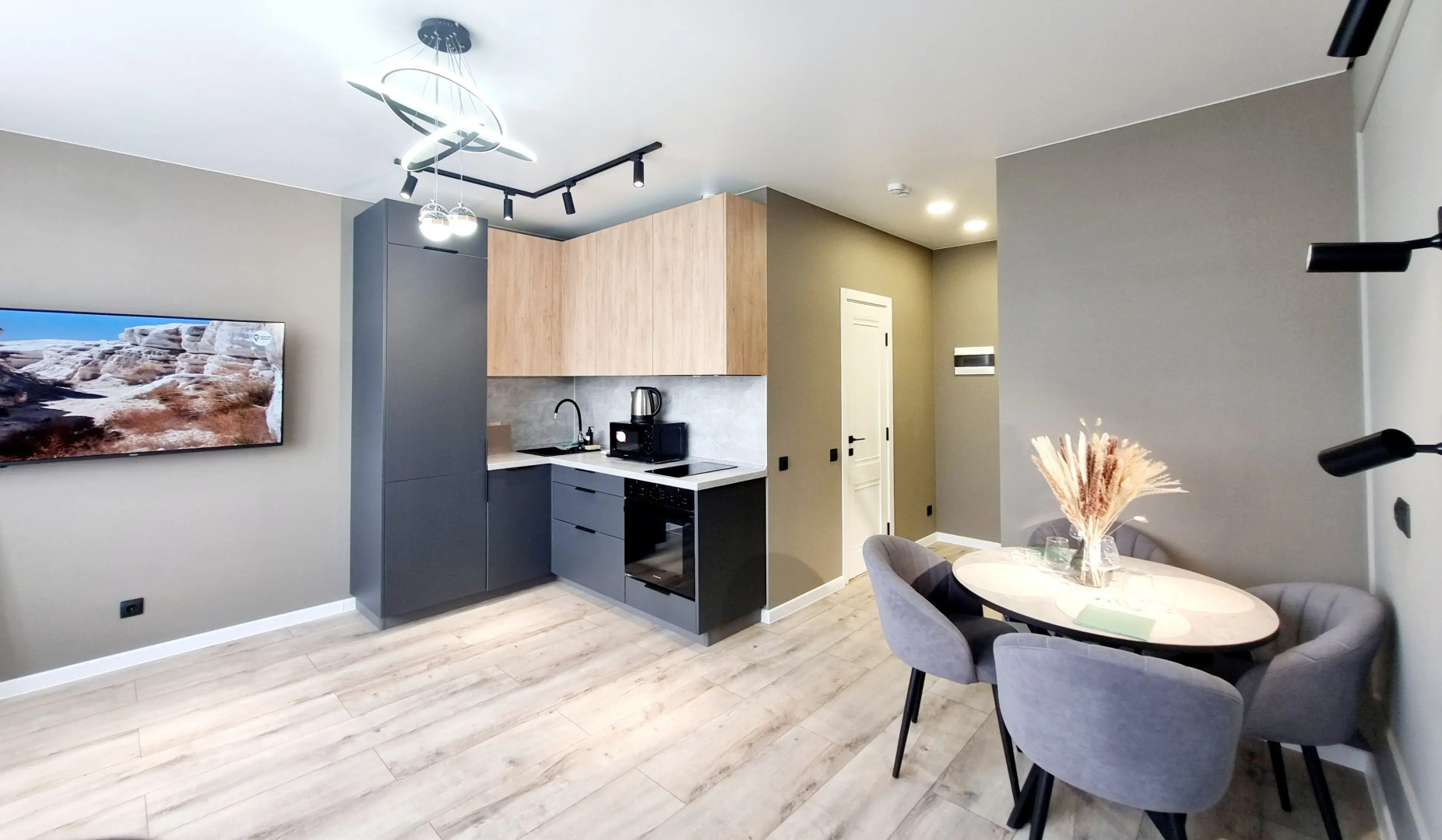 Апартаменты с дизайнерским ремонтом на пр. Октябрьский 30б