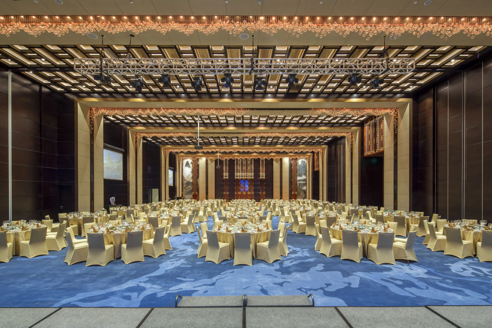 Отель Grand Bay Beijing