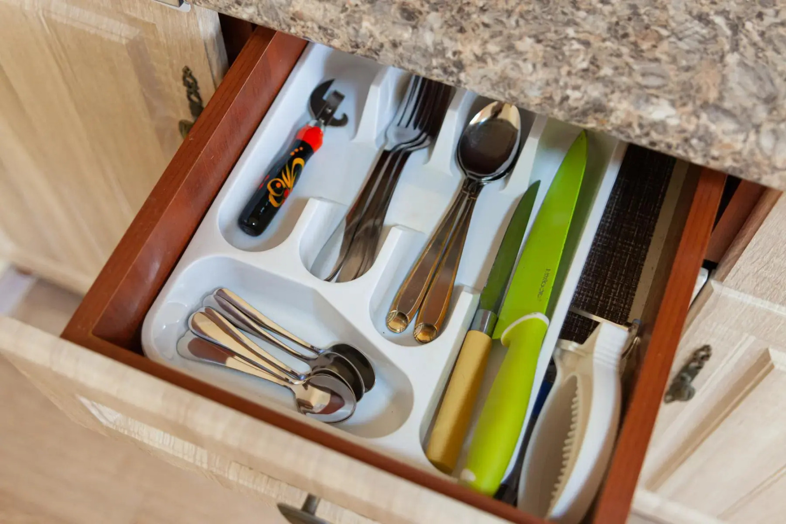 Апартаменты двухкомнатные (114) Серебровская 91