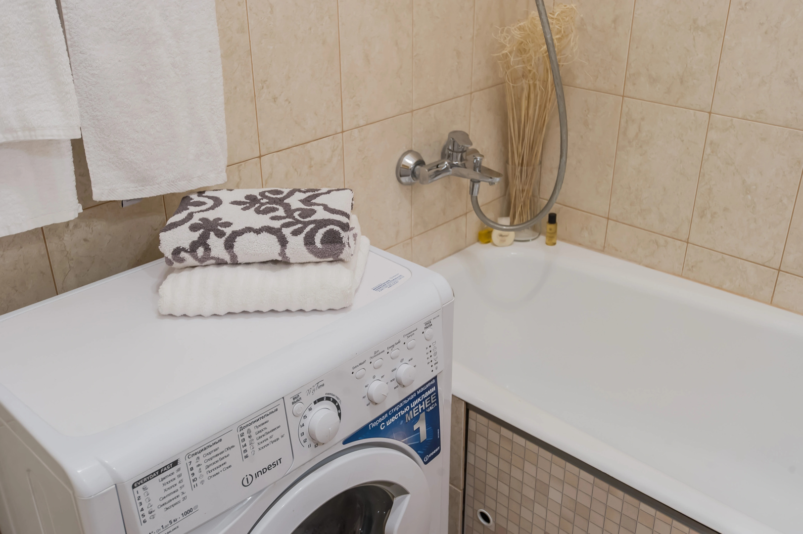 Квартира GM Apartments в Легендарной Сталинской высотке