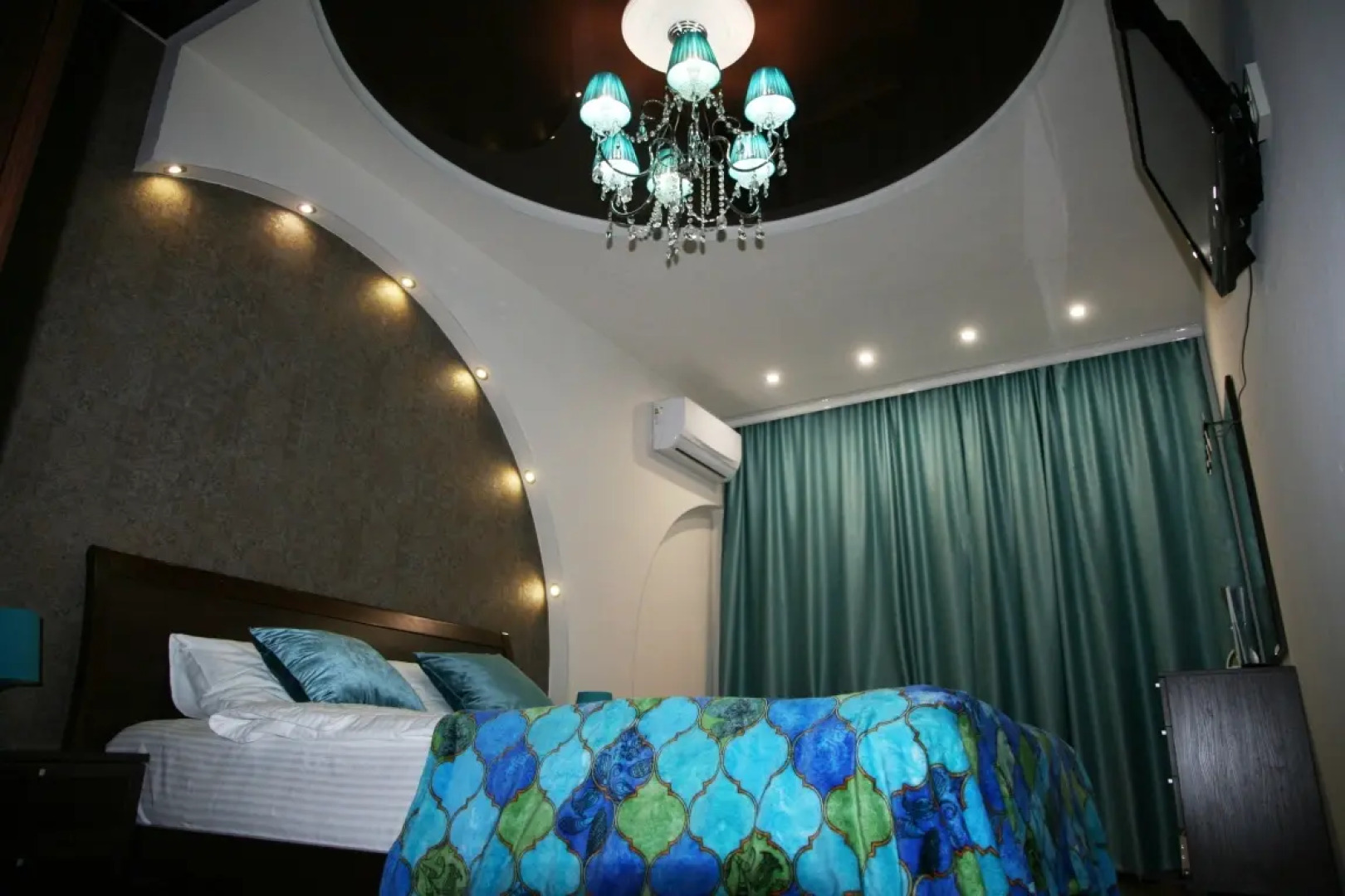 Двухкомнатная Квартира с Джакузи и Теплым Полом