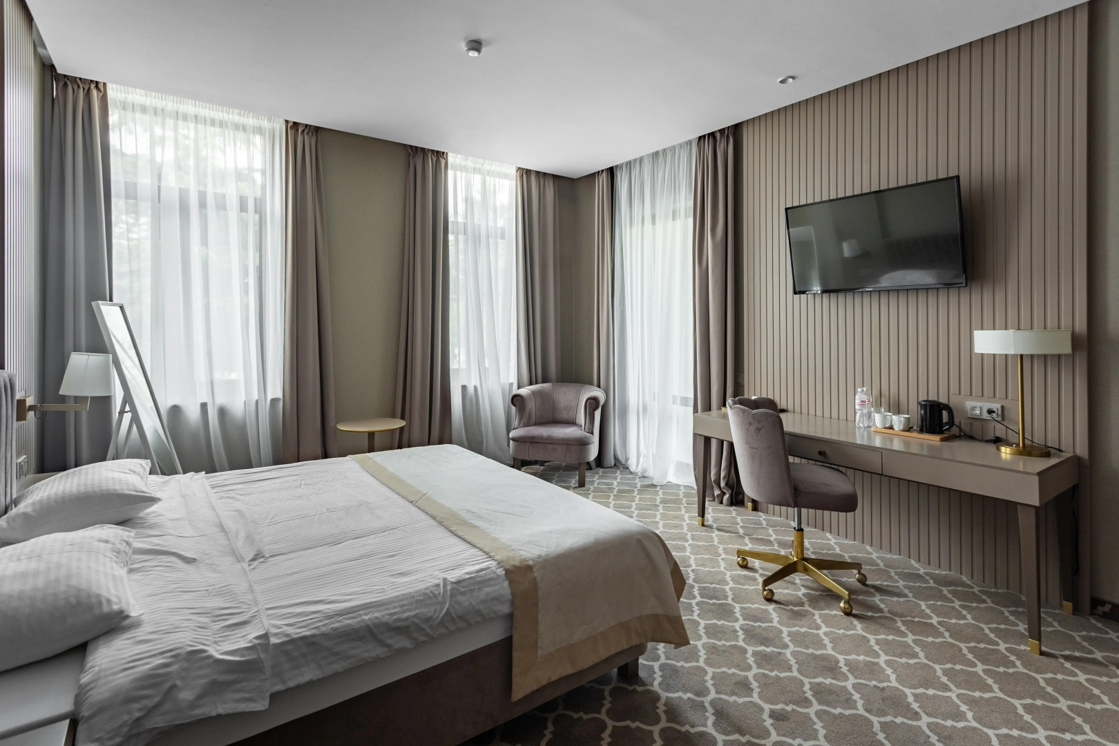 Отель Ирыстон