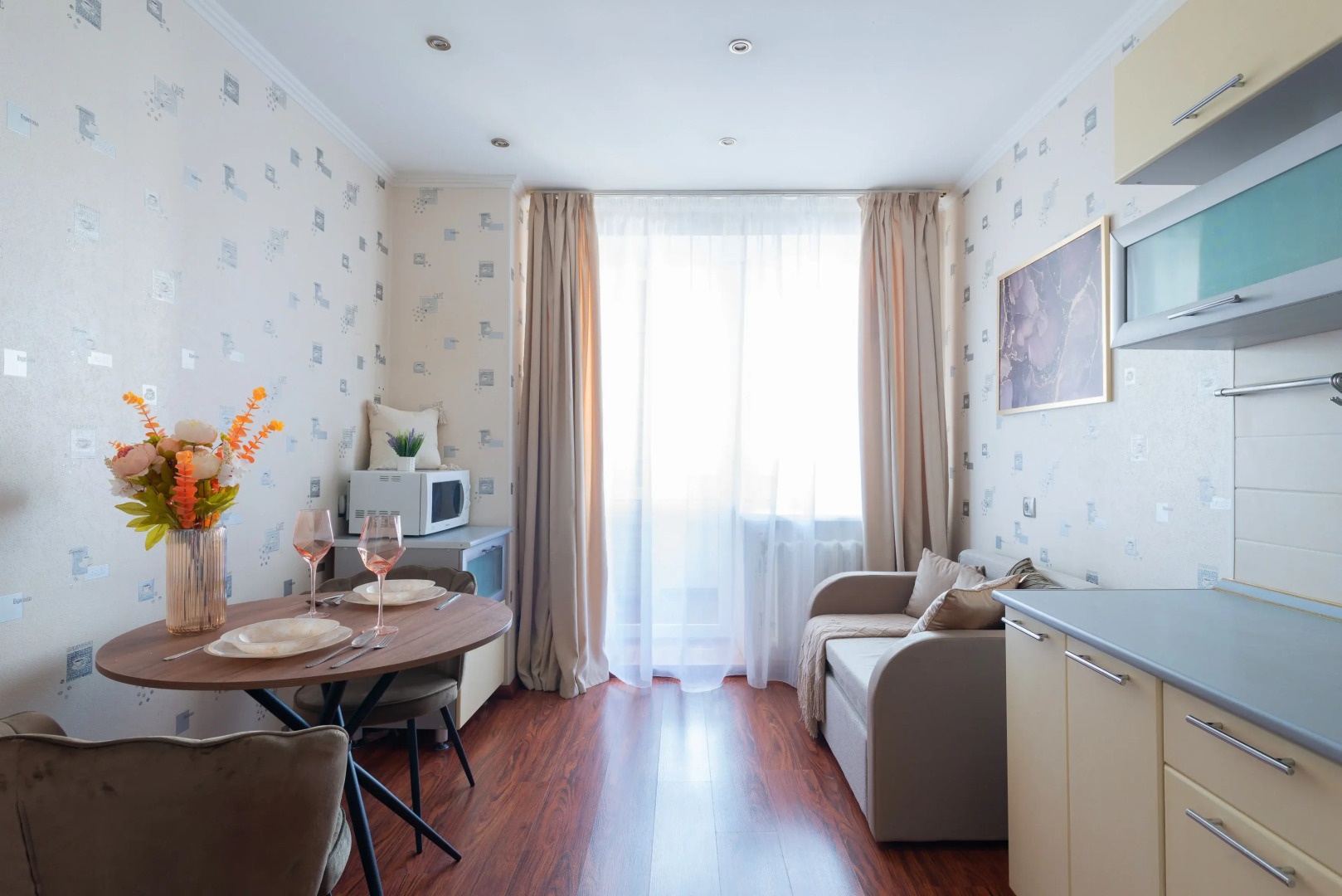 Апартаменты Стильная Квартира с Видом на Мост Влюбленных