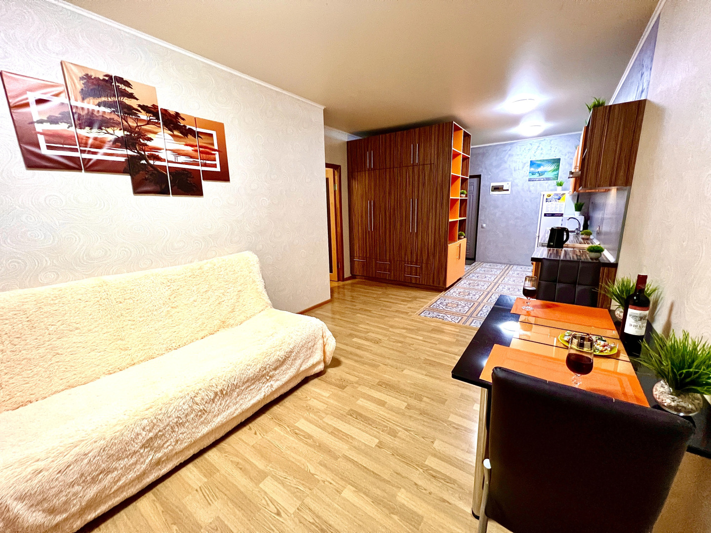 Апартаменты двухкомнатные на 13 этаже в ЖК Современник рядом с МТЛ-Арена