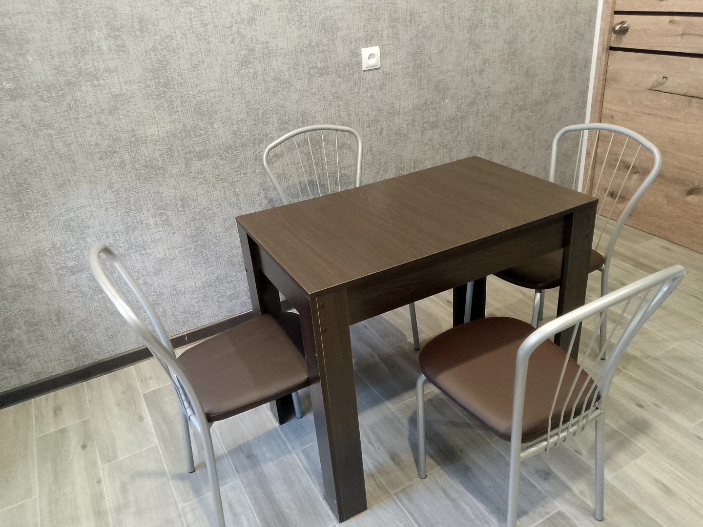 Квартира с евроремонтом в новом доме с закрытой территорией