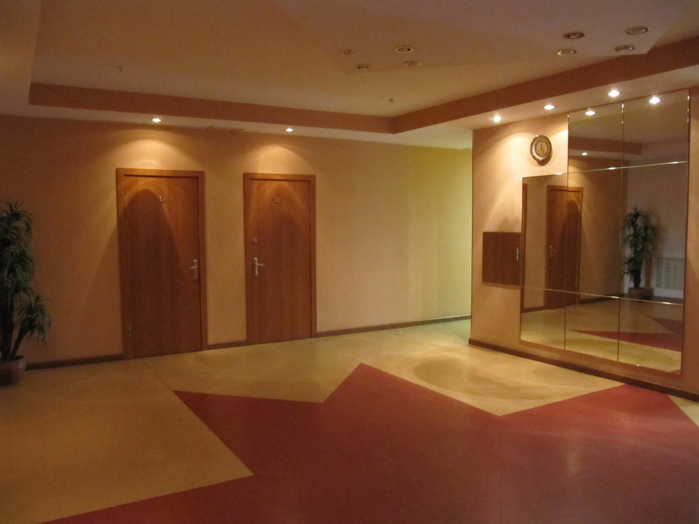 Отель Медлен