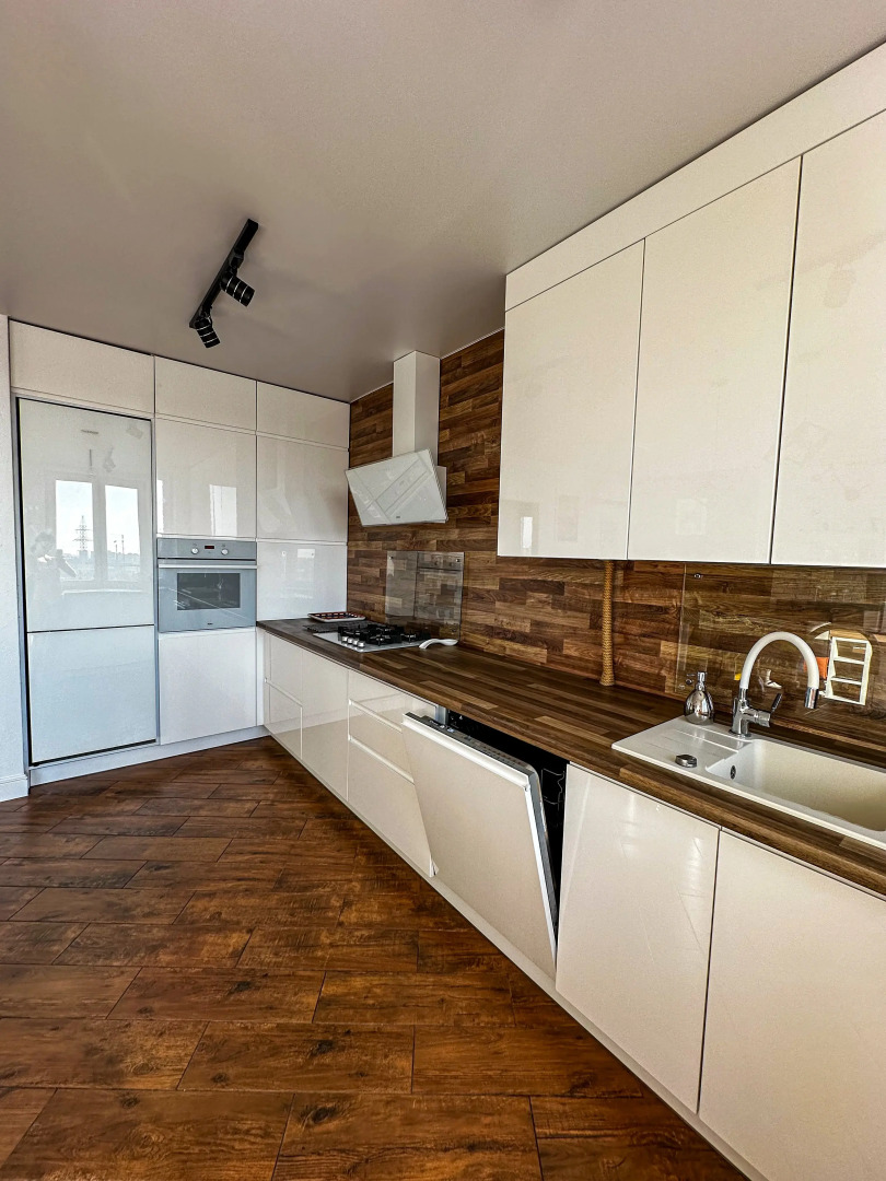 Апартаменты GEOMETRY - Просторная квартира с панорамным видом на реку в центре