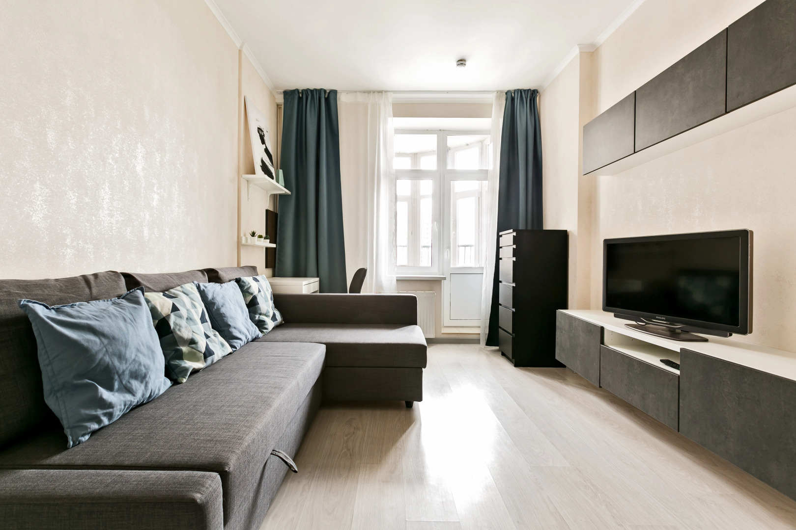 Квартира MaxRealty24 Германа Титова 6