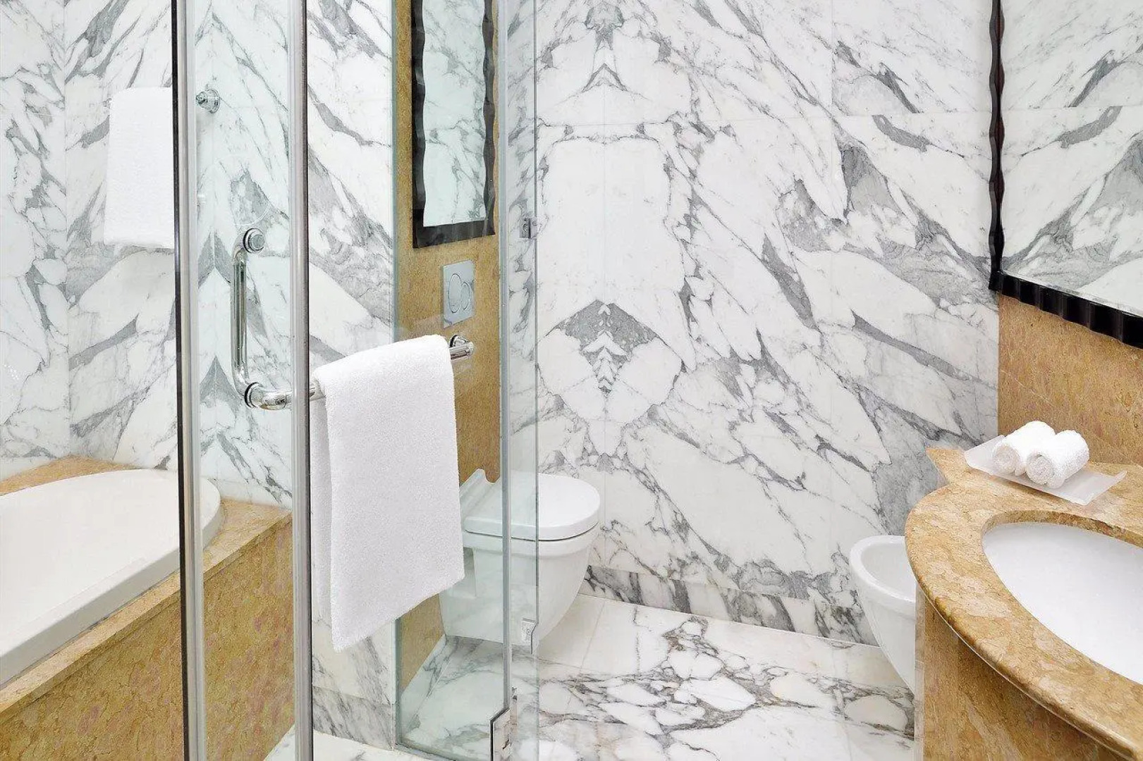 Crowne Plaza Dubai Jumeirah an IHG Hotel