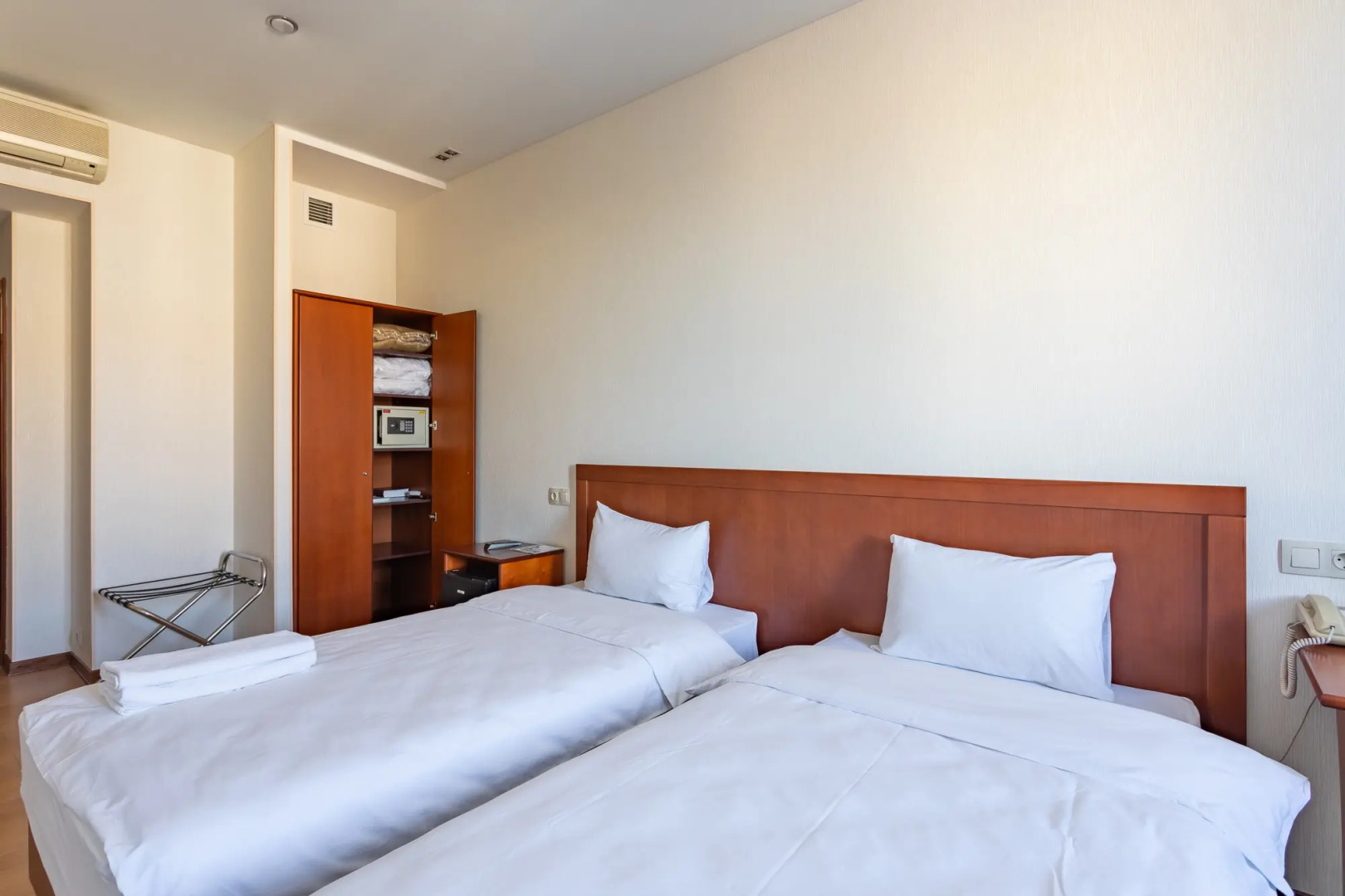 Бенефит Плаза Конгресс Отель