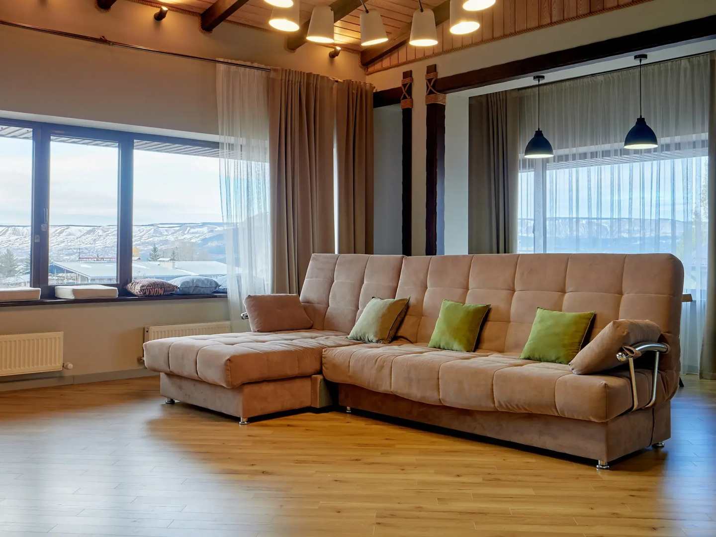 Апартаменты Миндаль Ирины Савельевой В центре у Каскадной лестницы и входа в Национальный парк