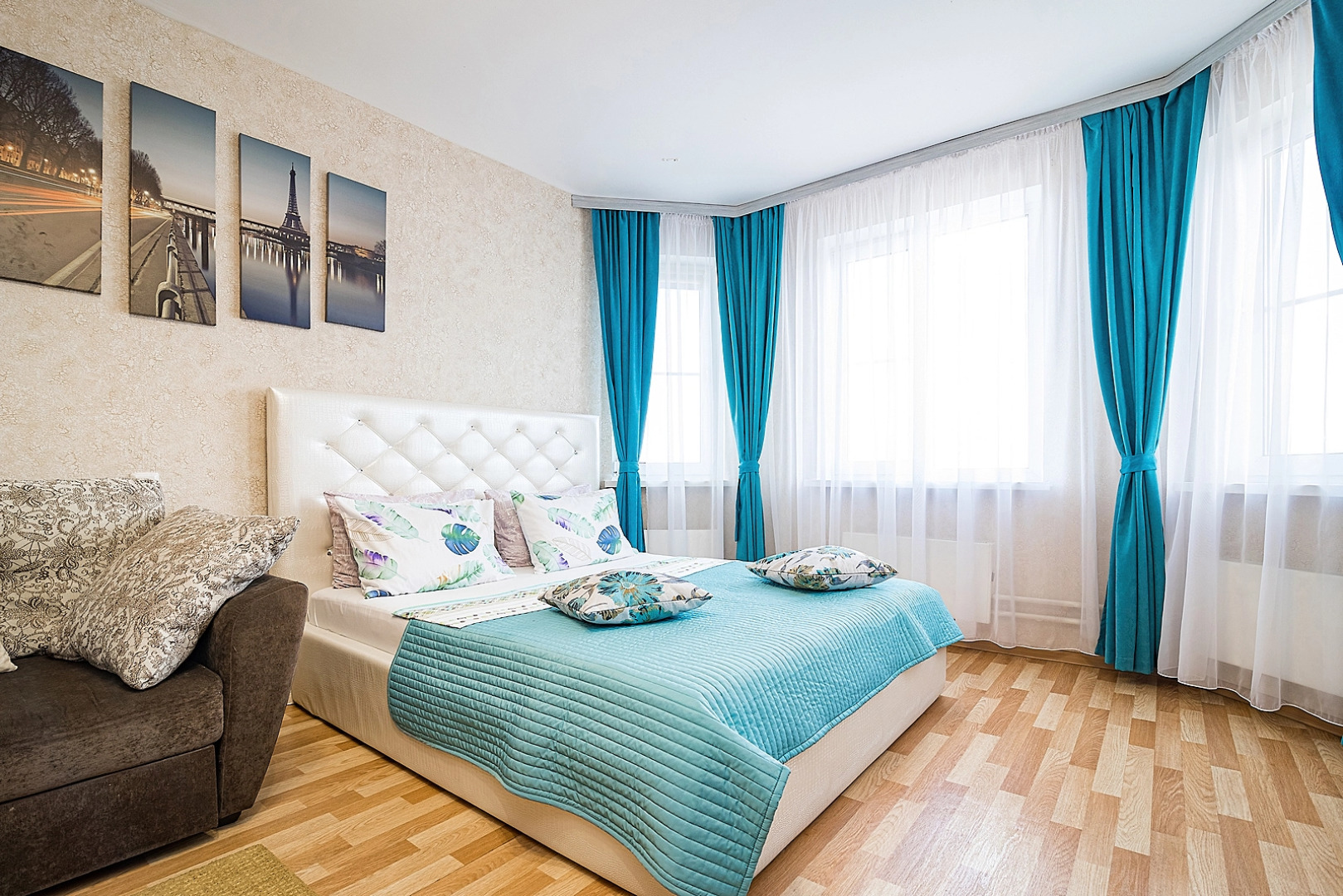 Апартаменты двухкомнатные c видом на Волгу на Волжской набережной  25, м.Cтрелка. Сова-Дом