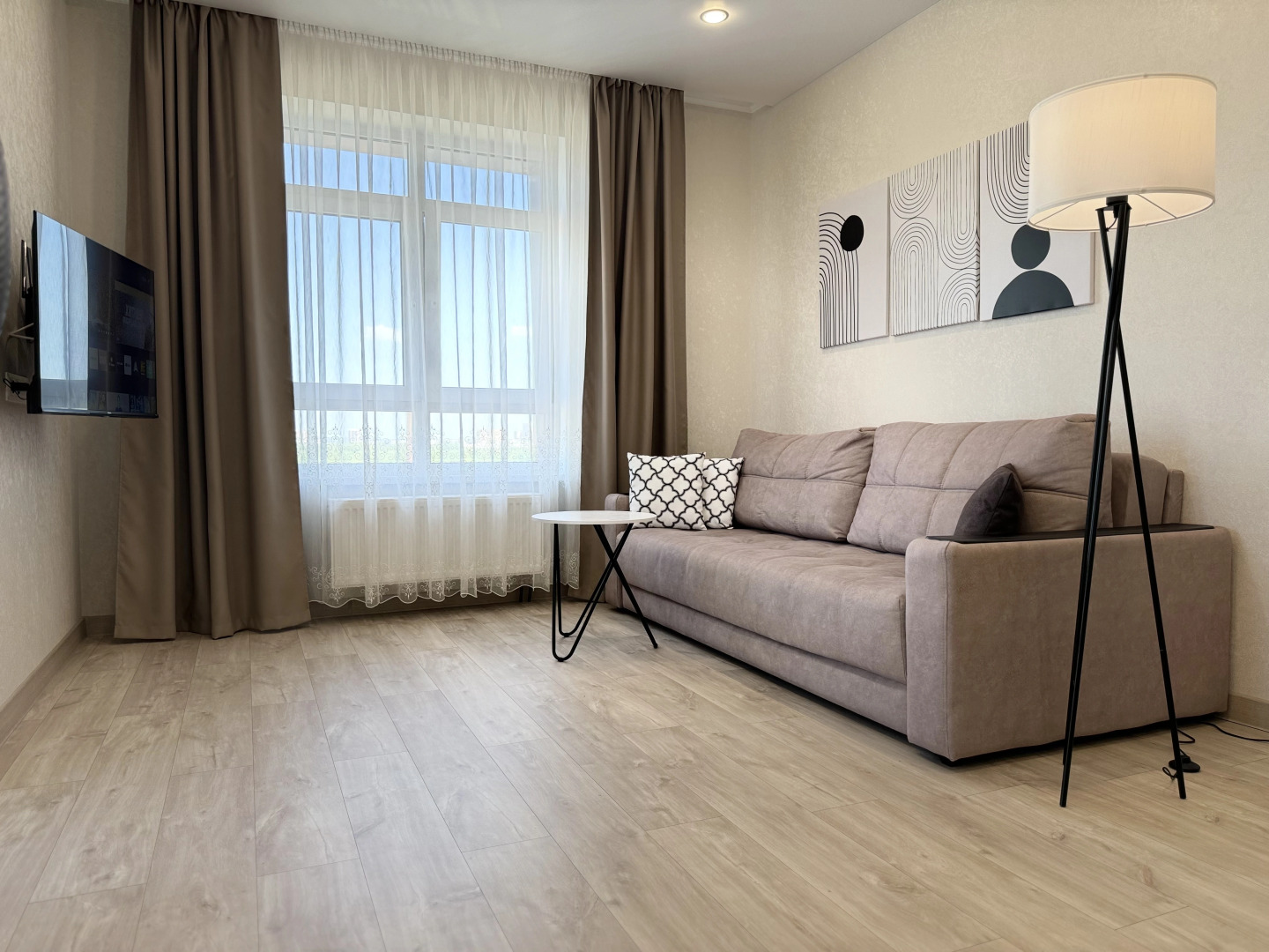 Квартира Двухкомнатная на Созидателей 7