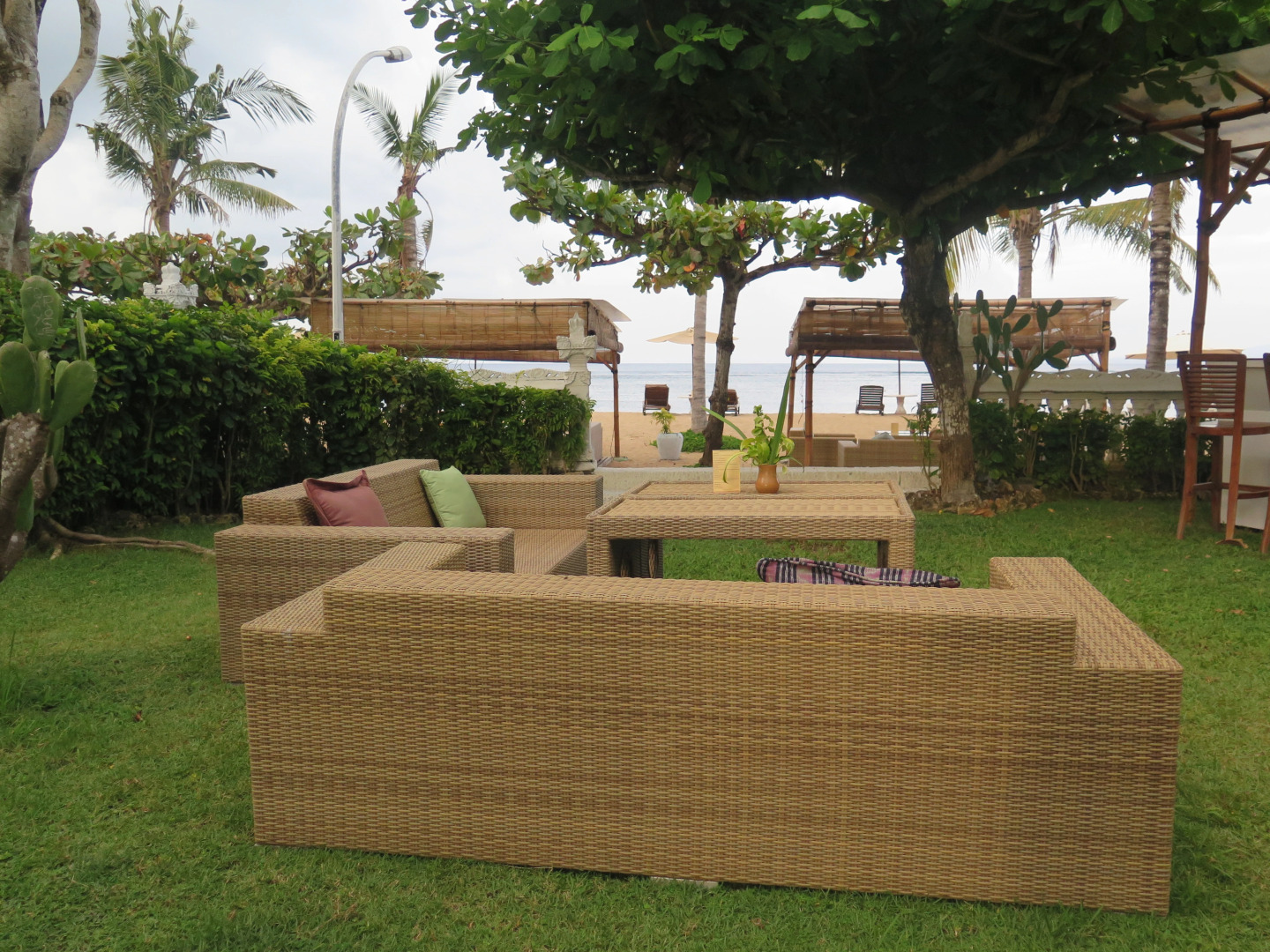 Отель La Taverna Suites