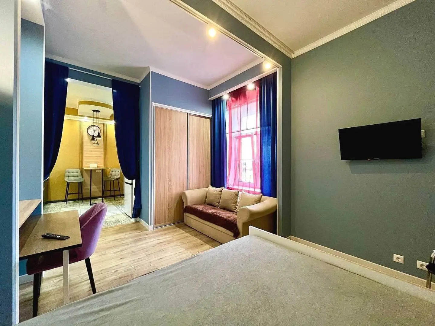 Апартаменты Relax Apart на ул. Германа Титова, д.6