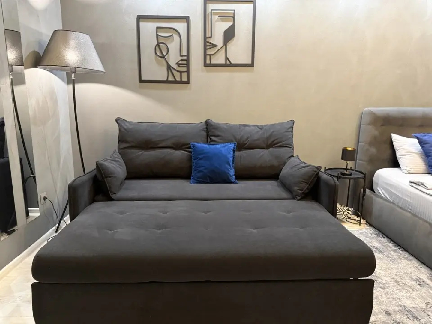 Квартира класса комфоpт плюс с красивым видом из окна в историческом центре города Амалиенау