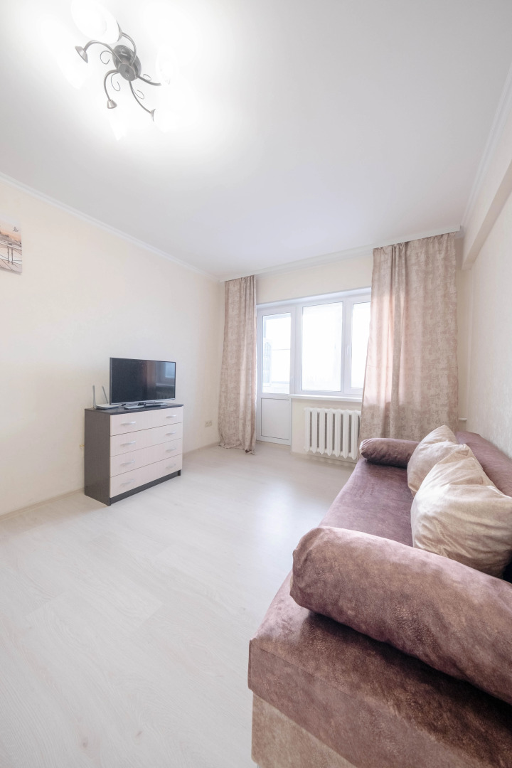 Апартаменты студия на четверых в отличном районе