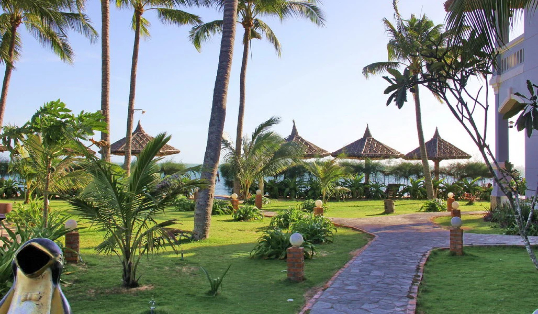 Отель Little Paris Resort & Spa Mui Ne