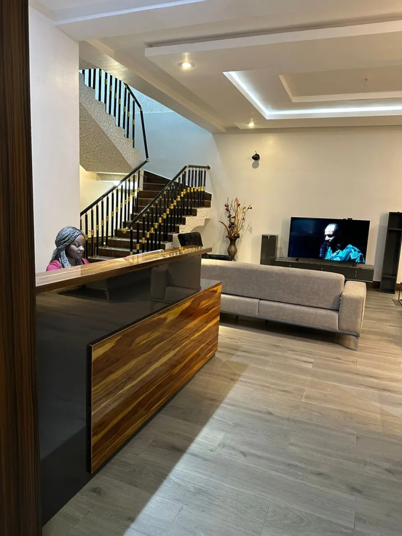 Отель De James Hotels and Suites