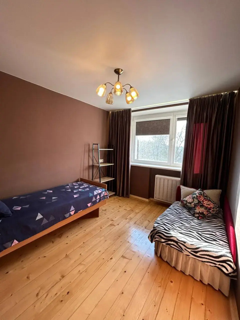 Квартира Уютная трехкомнатная на сутки у метро Могилевская, ООО Все рядом