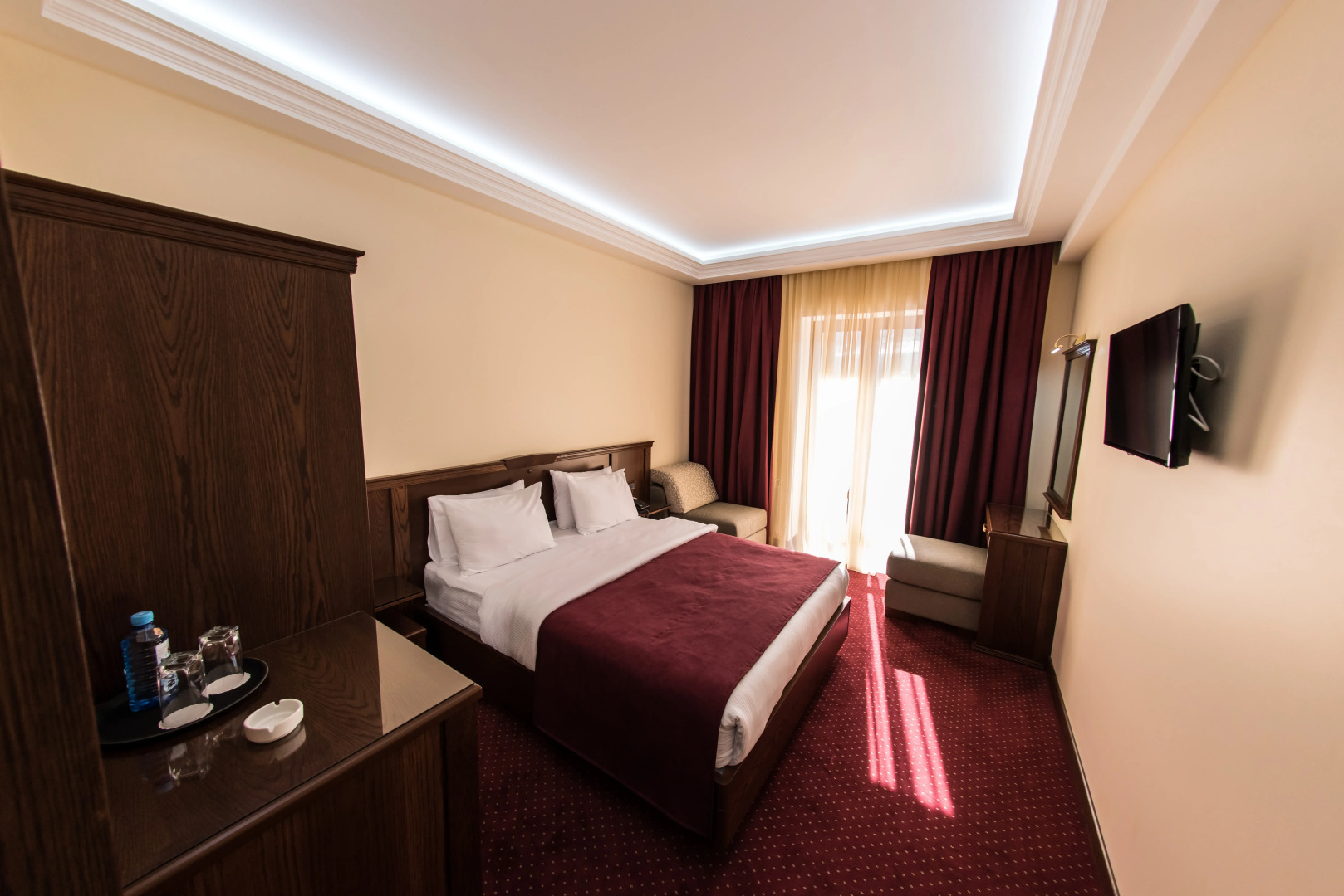 Курортный отель Elegant