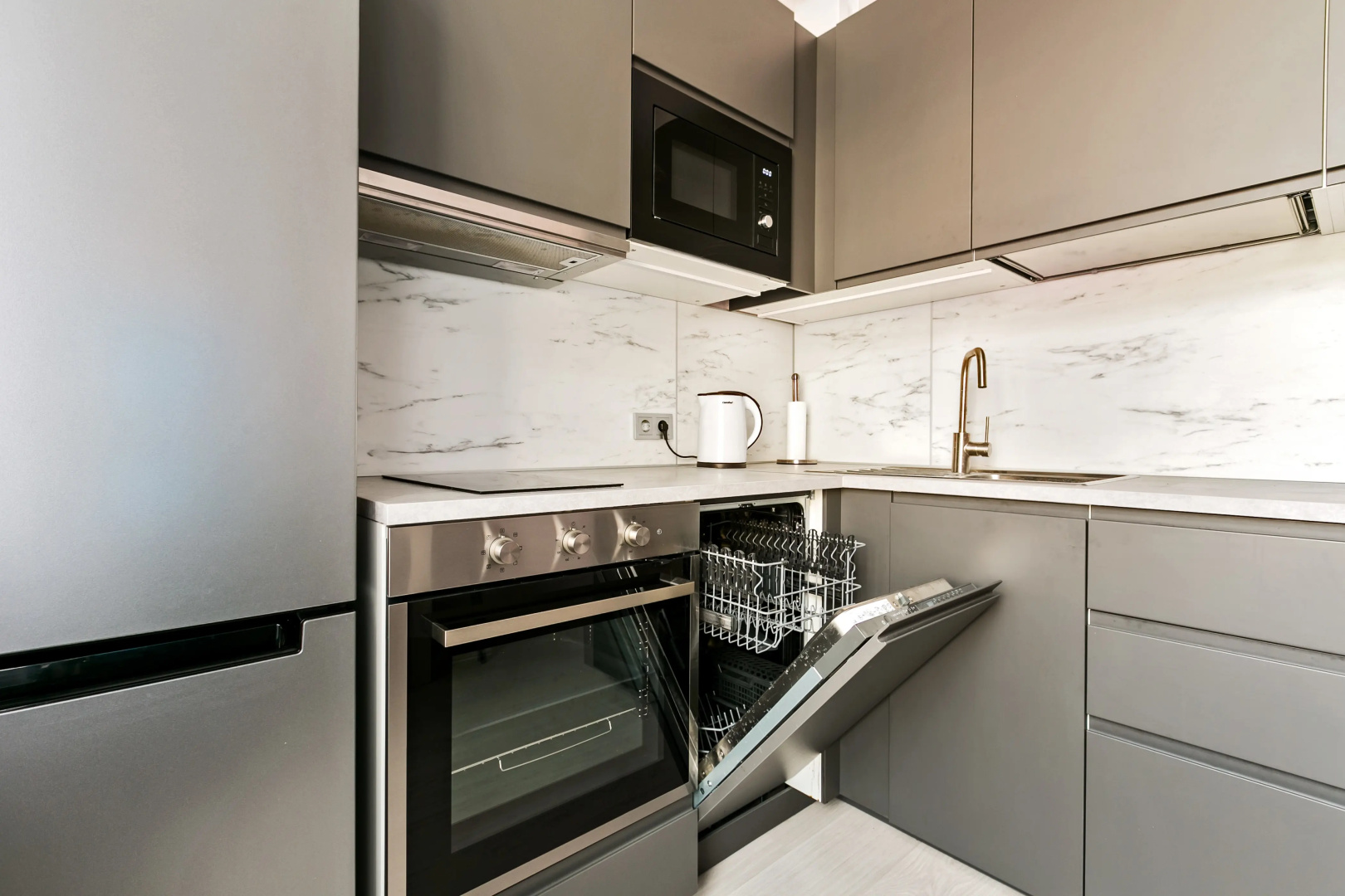 Квартира MaxRealty24 Германа Титова 6