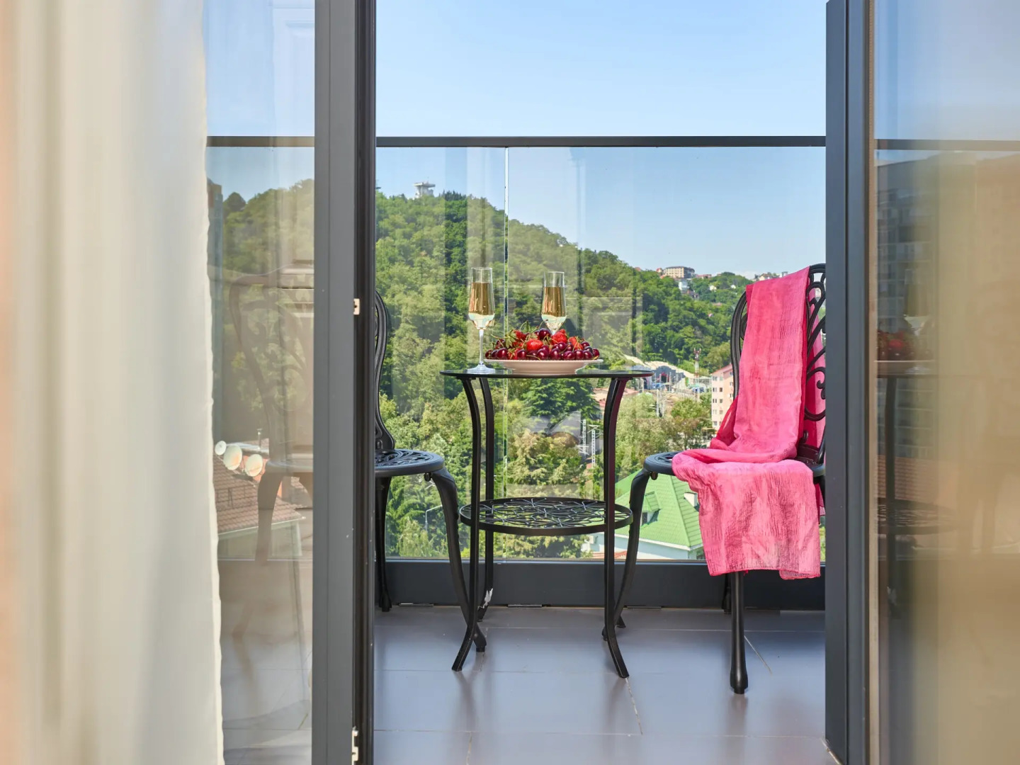 Апартаменты Фестивальный Lamare с Балконом и Видом на Парк Дендрарий