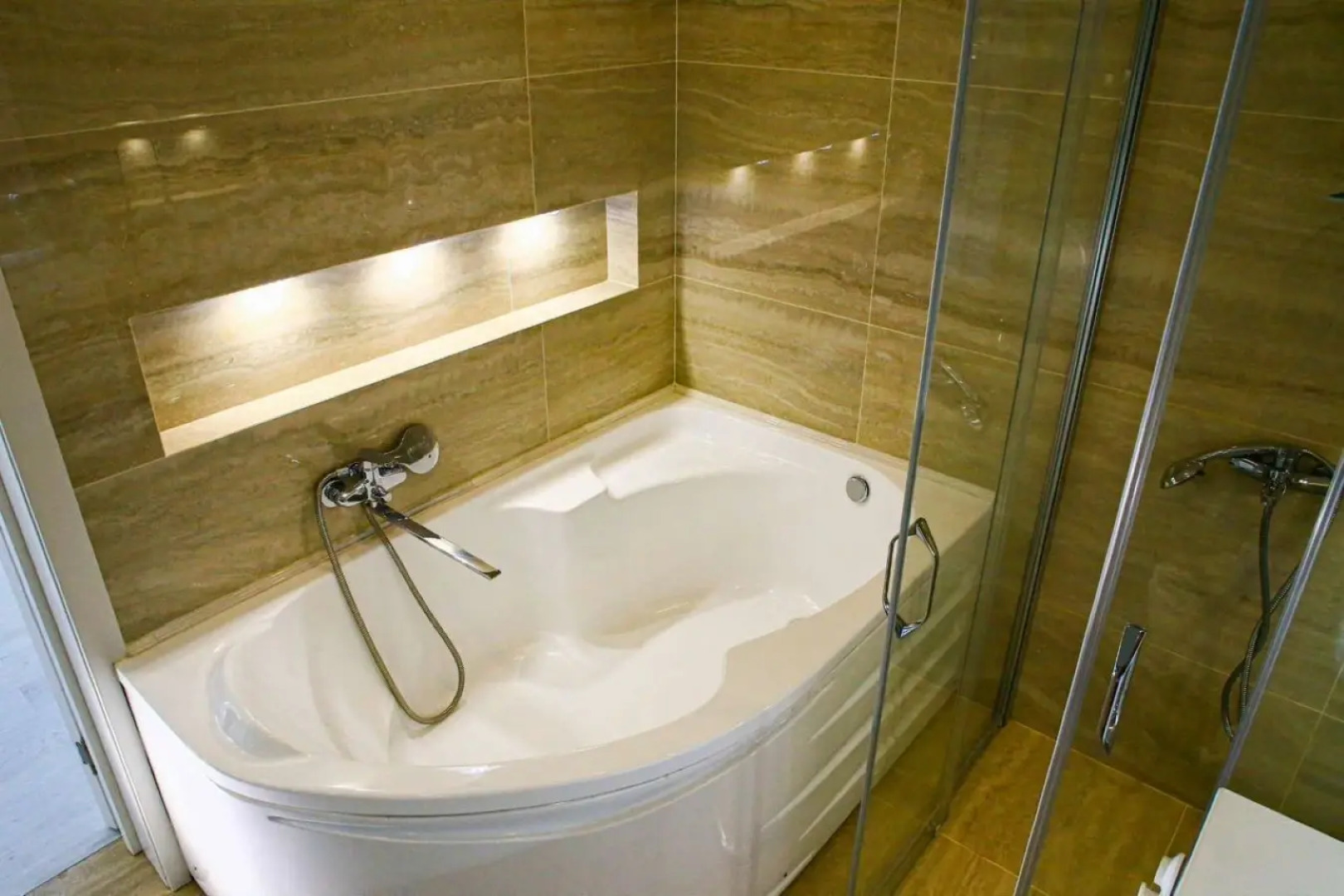 Квартира Трехкомнатная с красивым видом из окна