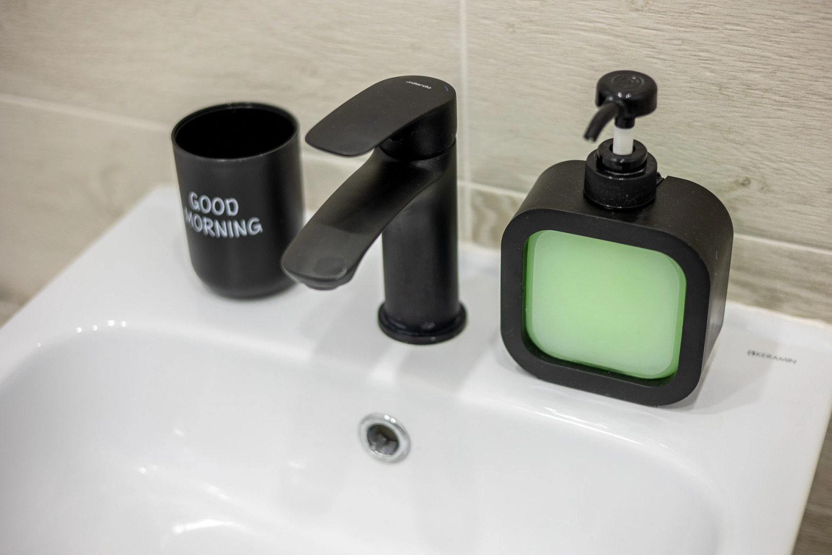 Апартаменты Жореса Алфёрова 14 в новом доме Свежая студия