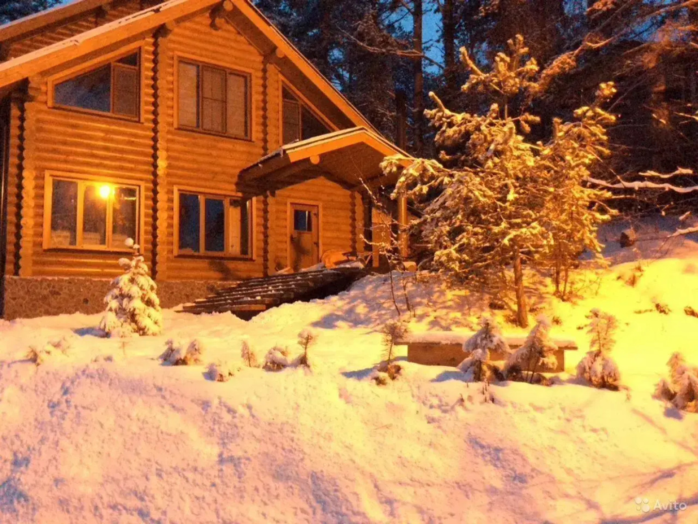 Частный дом на берегу Лемболовcкого озеpа