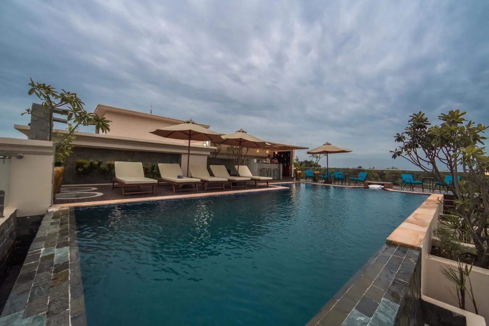 Отель Anachak Angkor Residence