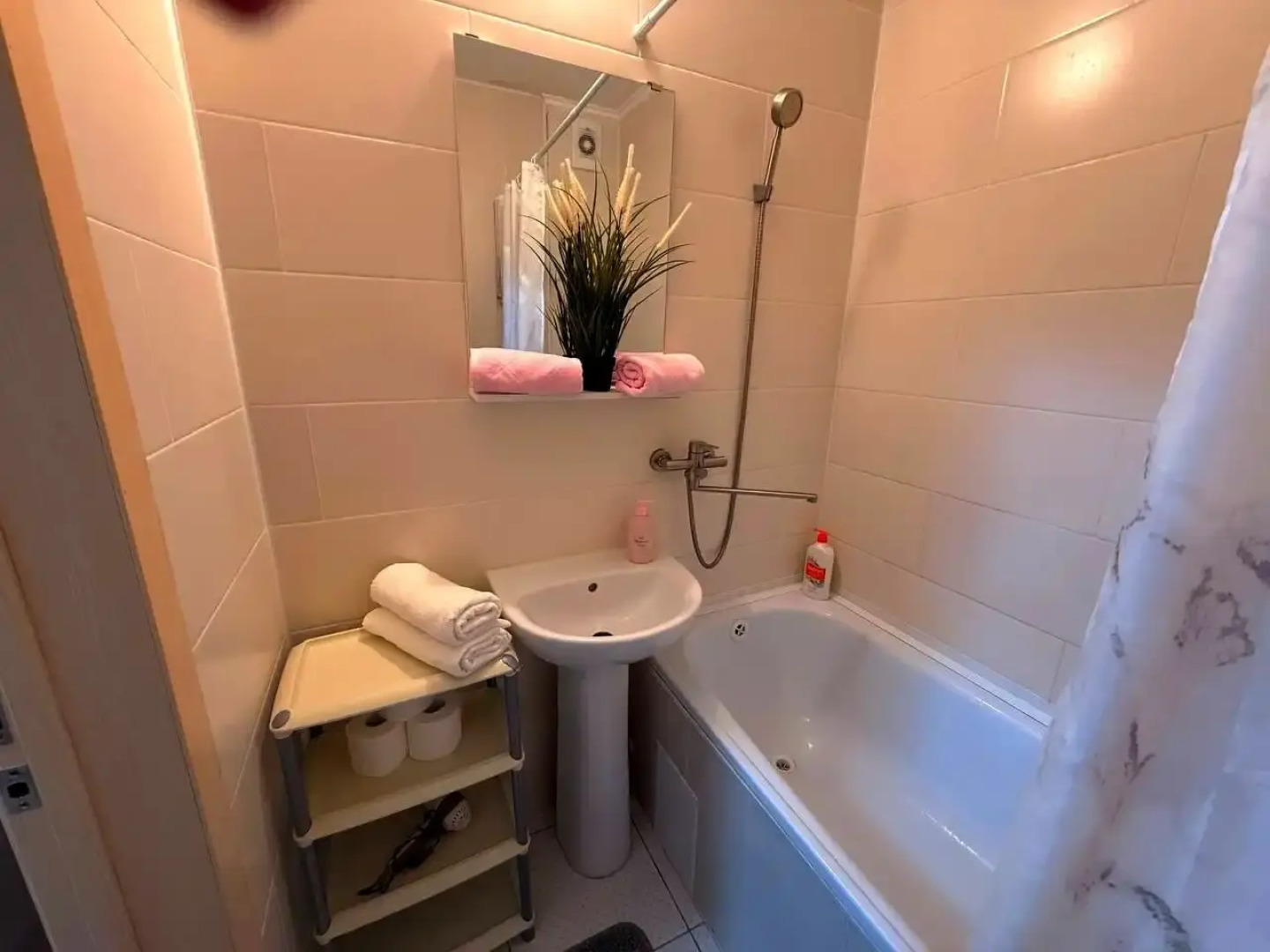 Квартира GoldApart Академика Макеева 20