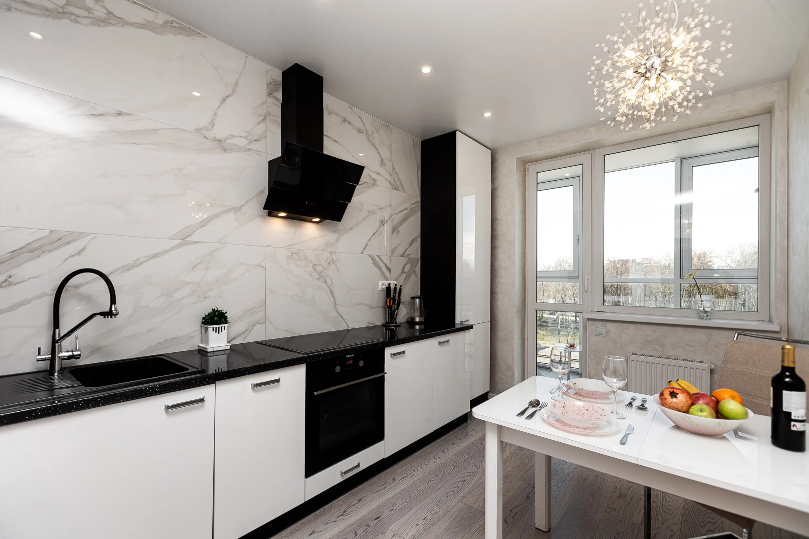 Апартаменты комфортные с прекрасным видом у площади Победы