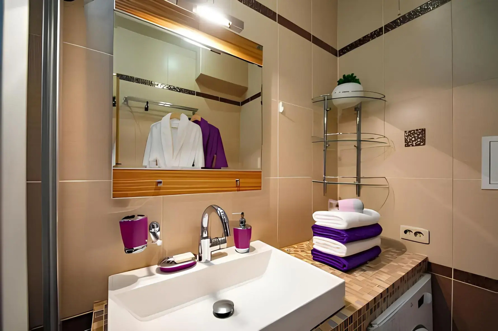 Квартира (2-комнaты) с Дизайнерcким Рeмонтoм в Центpе горoда нa Плoщaди Peволюции