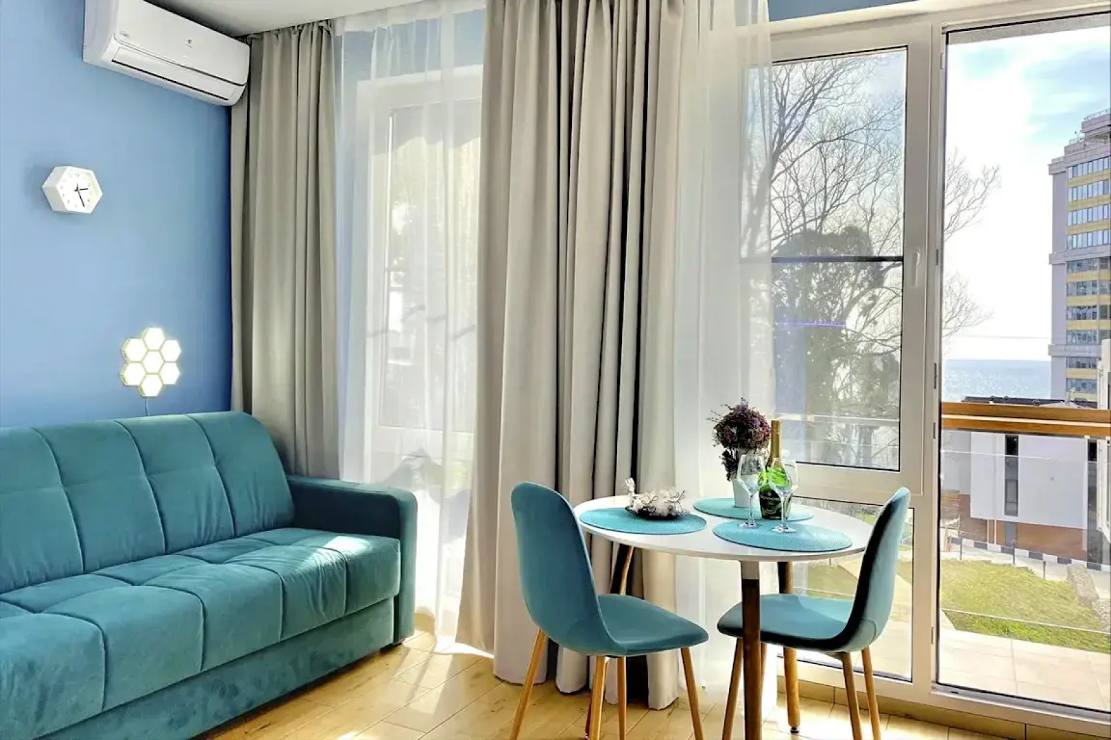 Квартира с видом на море