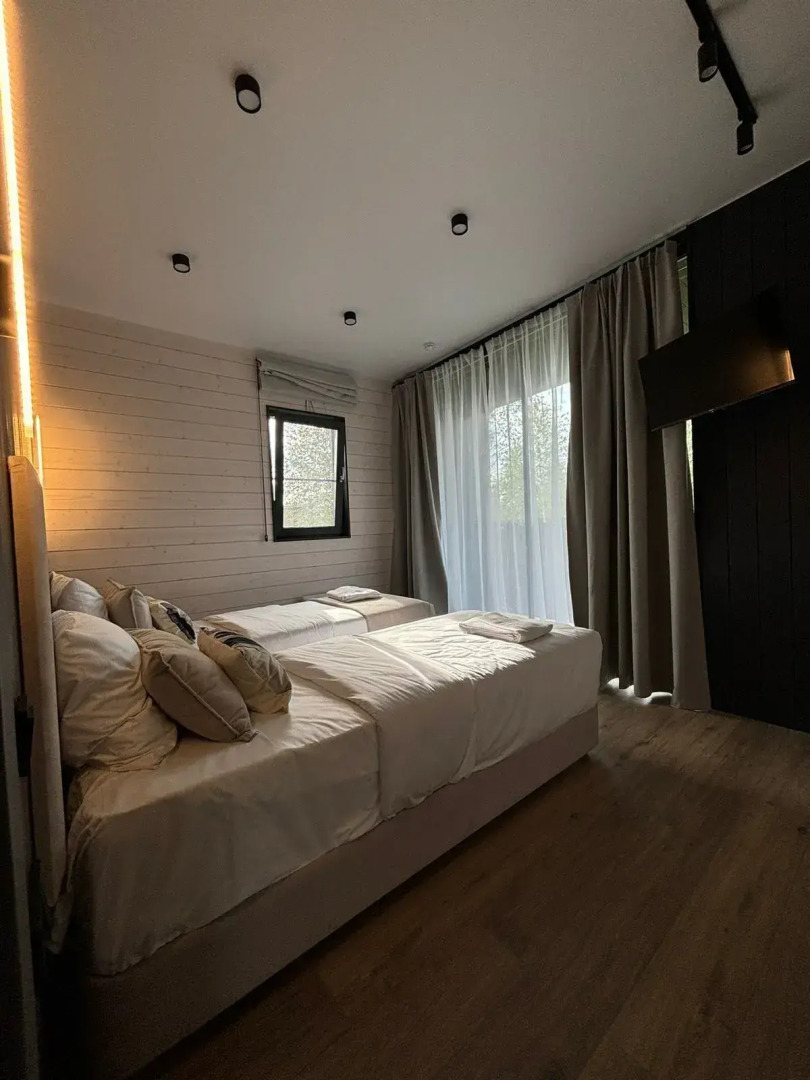 Частный дом Большой у реки с камином и сауной